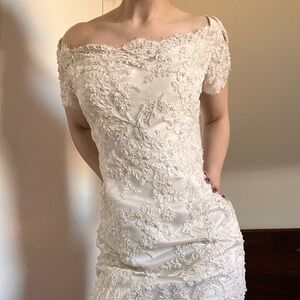 Elegant Lace Off-Shoulder Dress